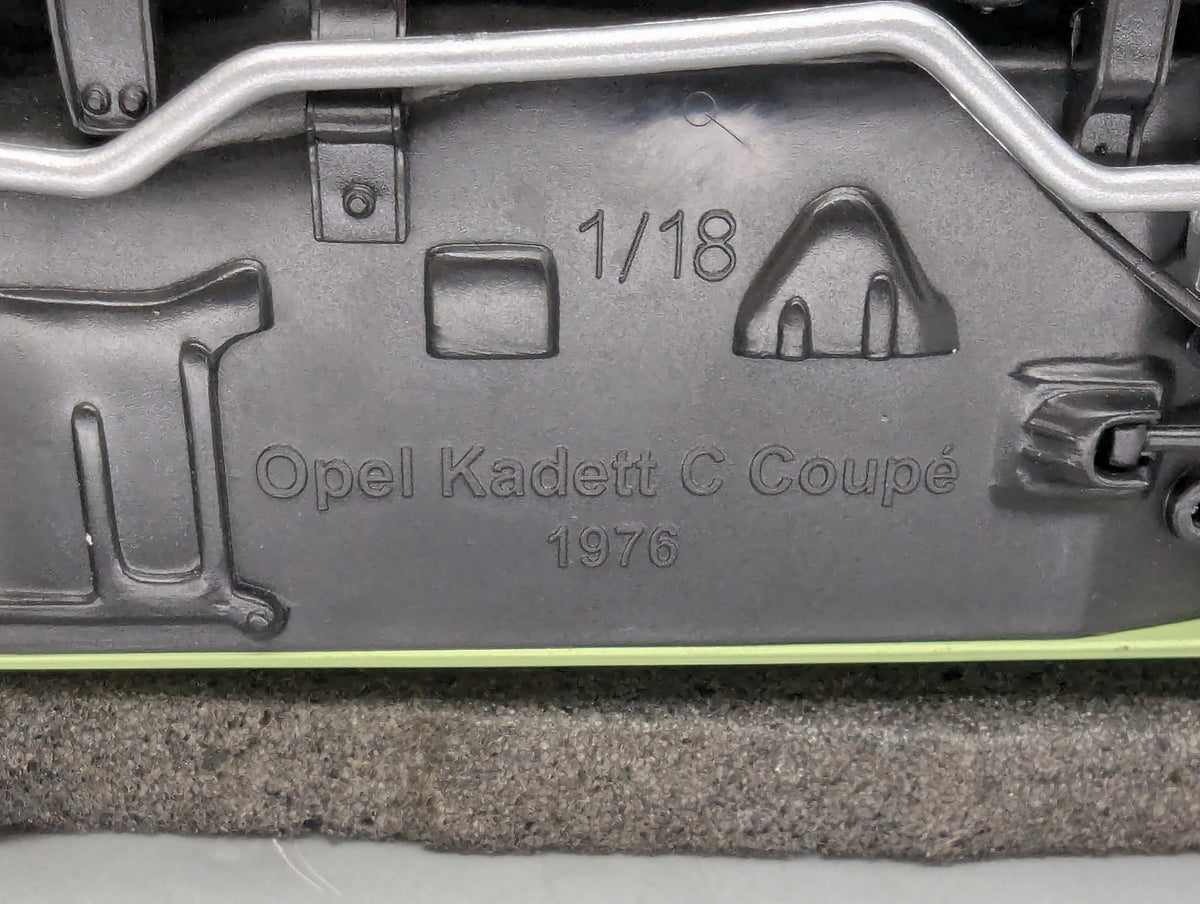 Modellautos 1:18 Minichamps Opel Kadett C Coupe SR 1976 Grün OVP