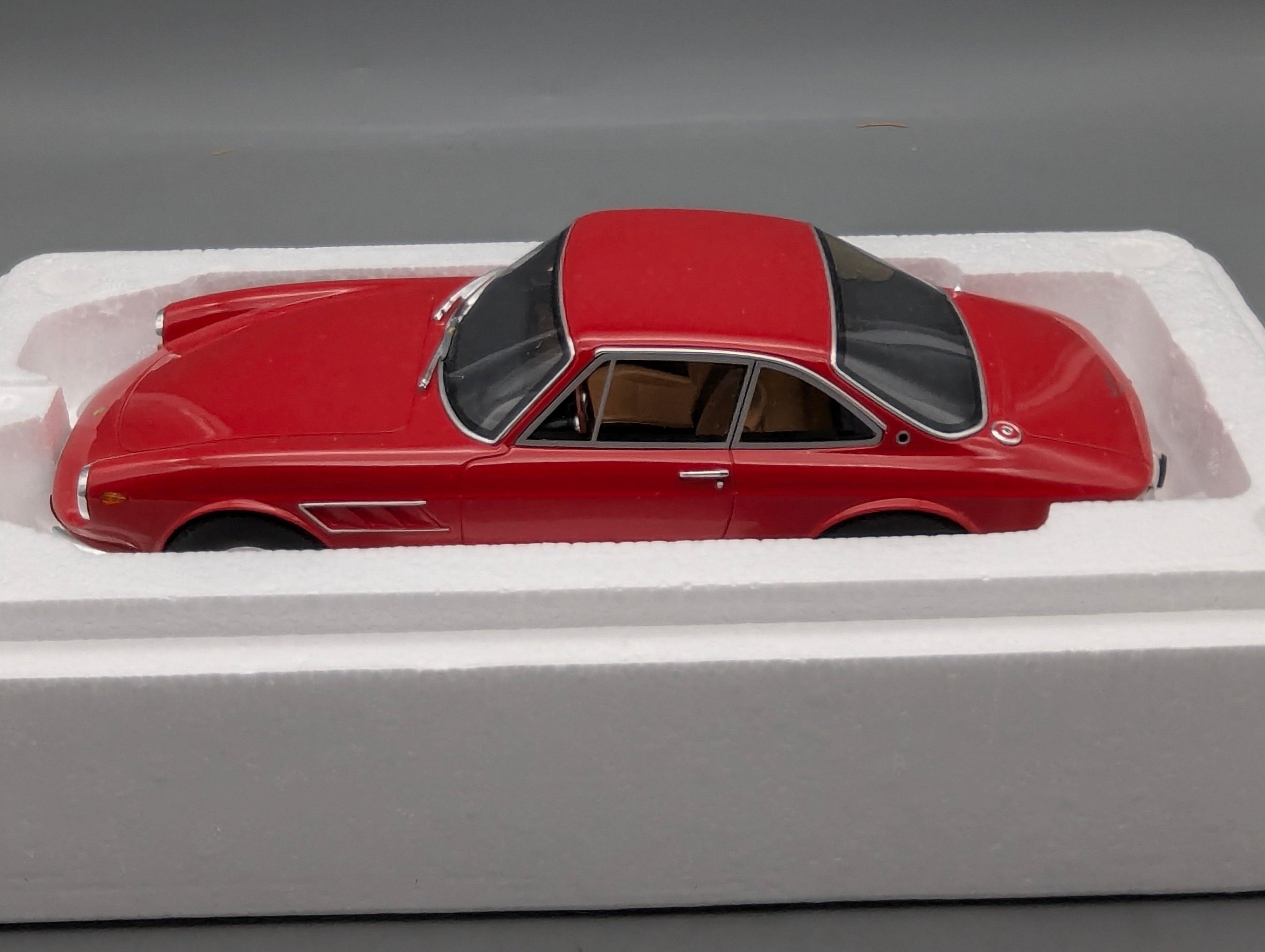 Modellautos 1:18 CMR CMR050 Ferrari 330 GTC Rot mit OVP