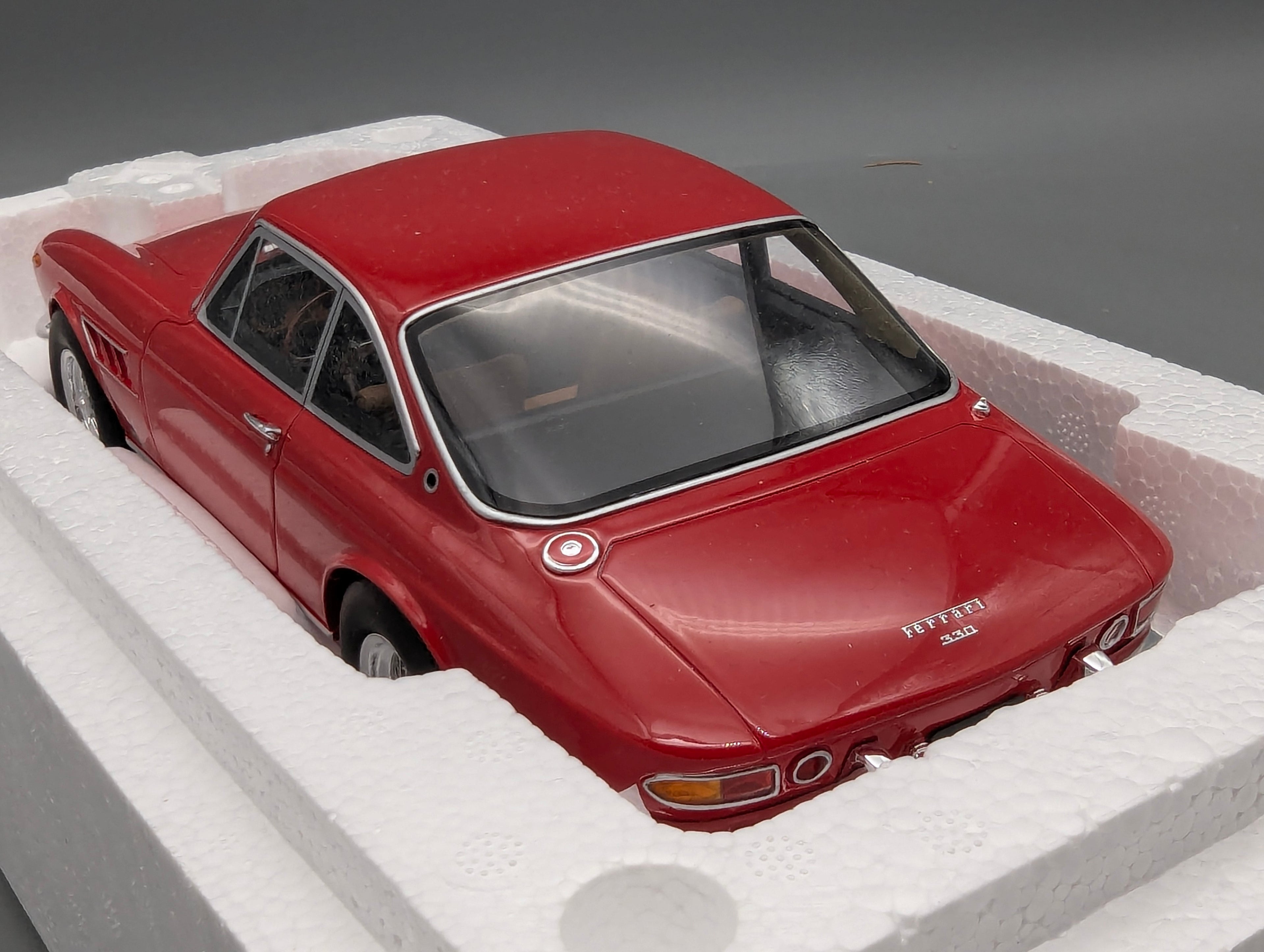 Modellautos 1:18 CMR CMR050 Ferrari 330 GTC Rot mit OVP