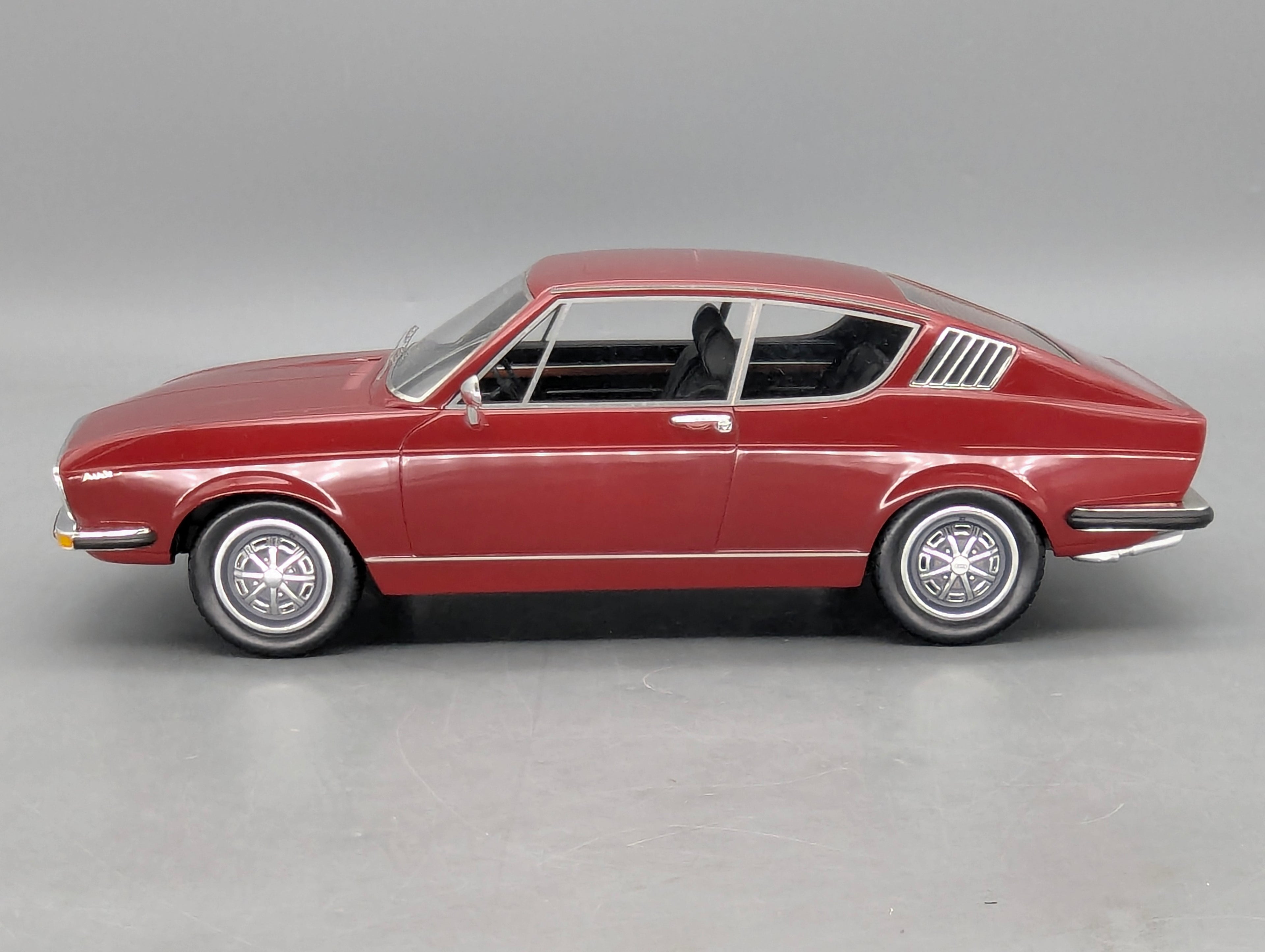 Modellautos 1:18 KK-Scale Audi 100 Coupe S Rot mit OVP