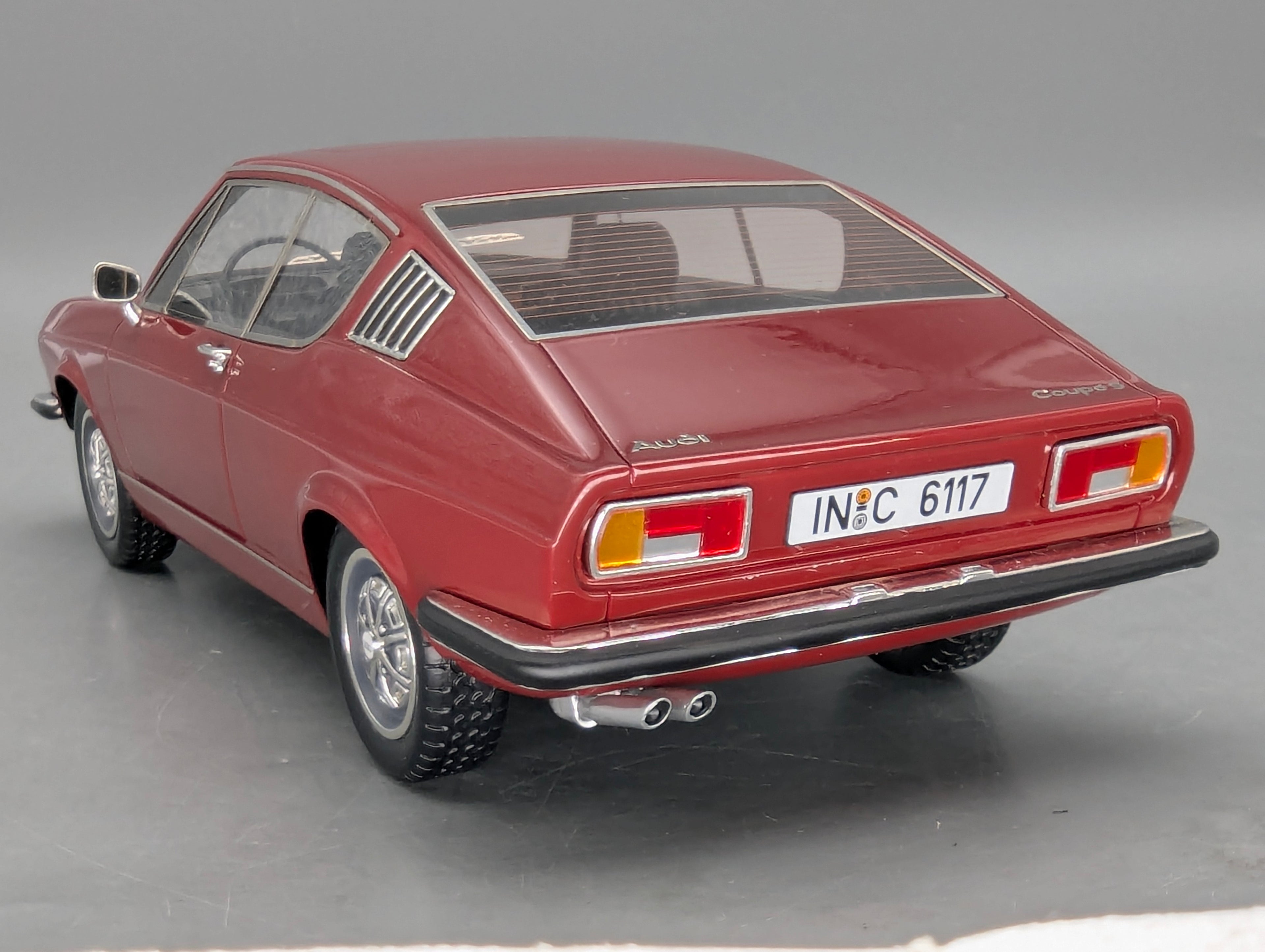 Modellautos 1:18 KK-Scale Audi 100 Coupe S Rot mit OVP