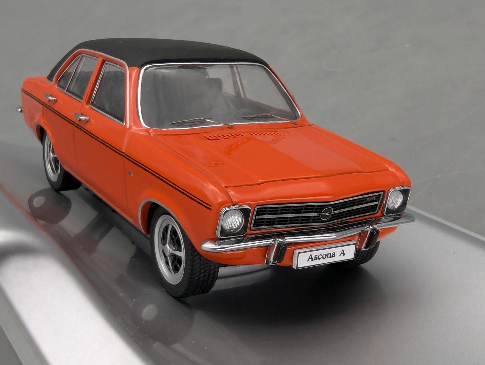 Coches en miniatura 1:43 Minichamps Mercedes Benz SL65 AMG Black Series Plata con embalaje original