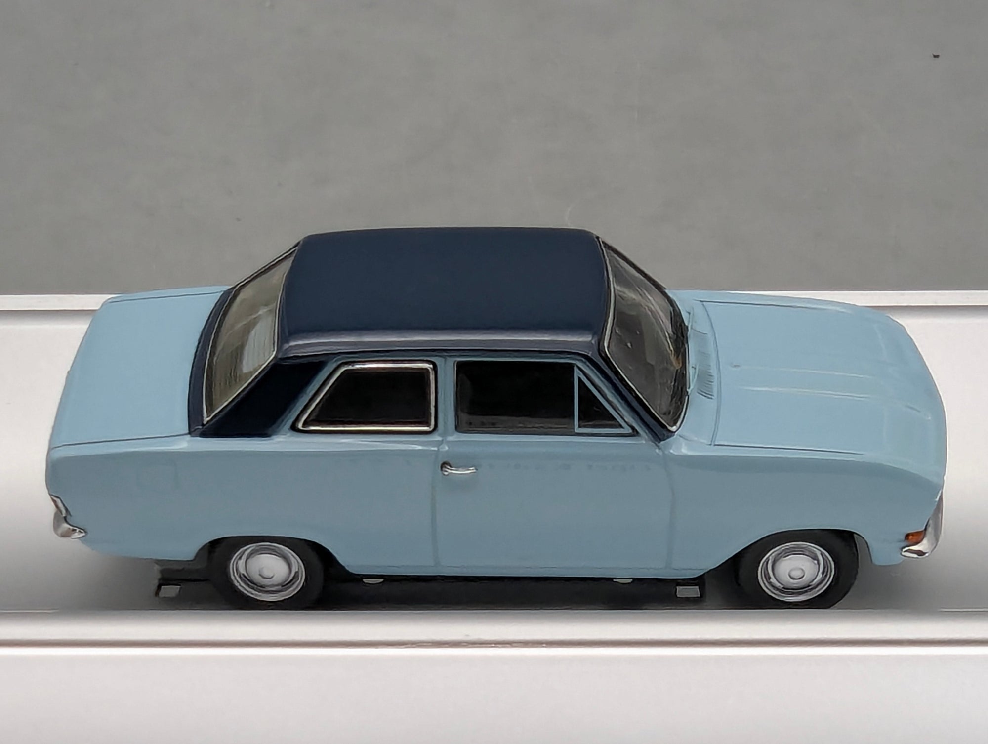 Model Cars 1:43 Minichamps Mercedes Benz SL65 AMG Black Series Silver with original packaging