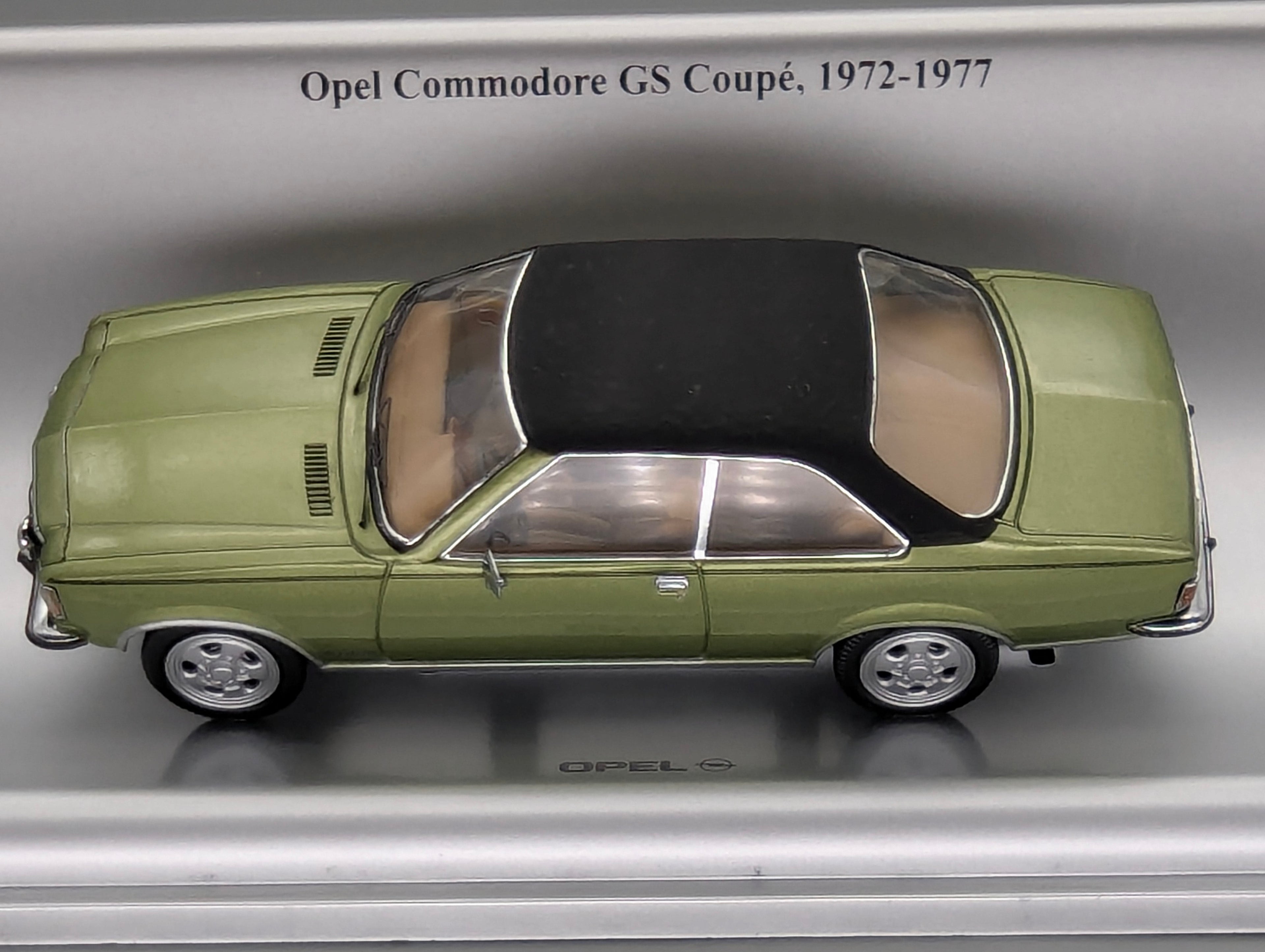 Model Cars 1:43 Minichamps Mercedes Benz SL65 AMG Black Series Silver with original packaging