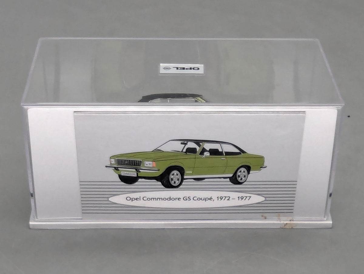Modellautos 1:43 Schuco Opel Commodore GS Coupe 1972 Grün Metallic mit Vitrine