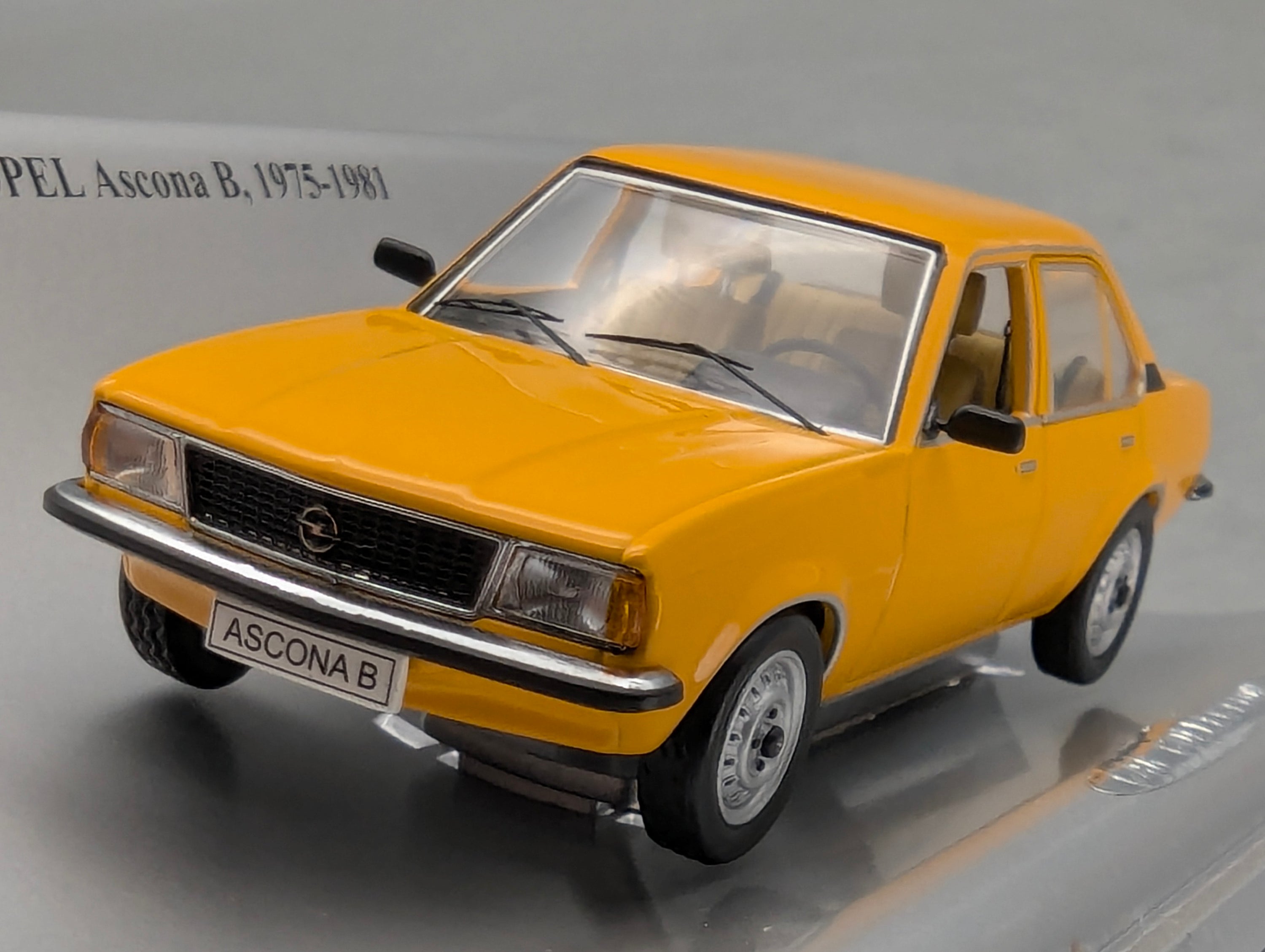 Coches en miniatura 1:43 Minichamps Mercedes Benz SL65 AMG Black Series Plata con embalaje original