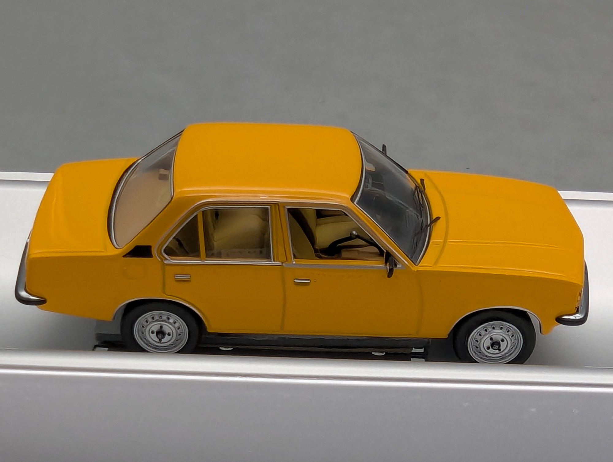 Coches en miniatura 1:43 Minichamps Mercedes Benz SL65 AMG Black Series Plata con embalaje original