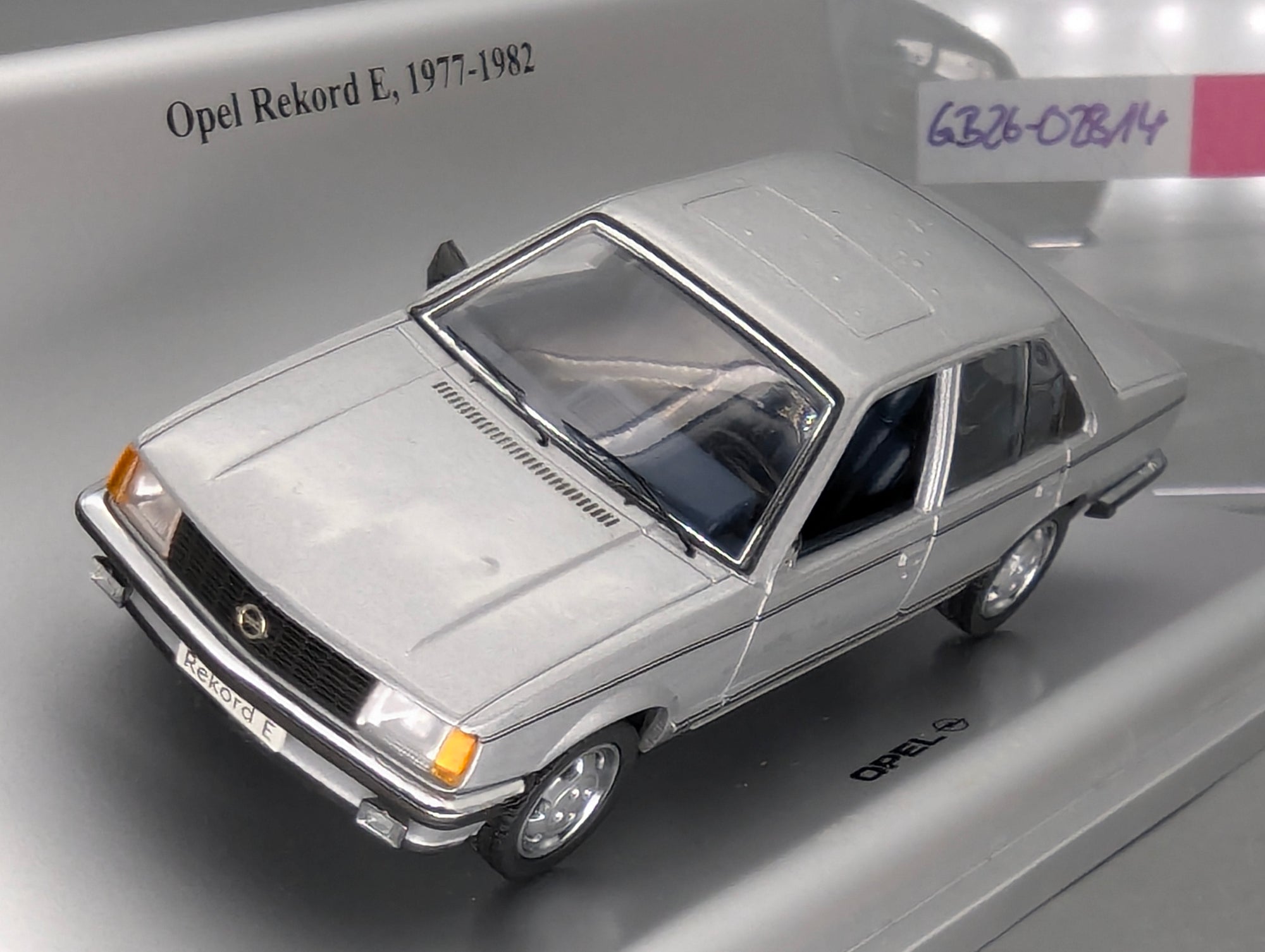 Model Cars 1:43 Minichamps Mercedes Benz SL65 AMG Black Series Silver with original packaging