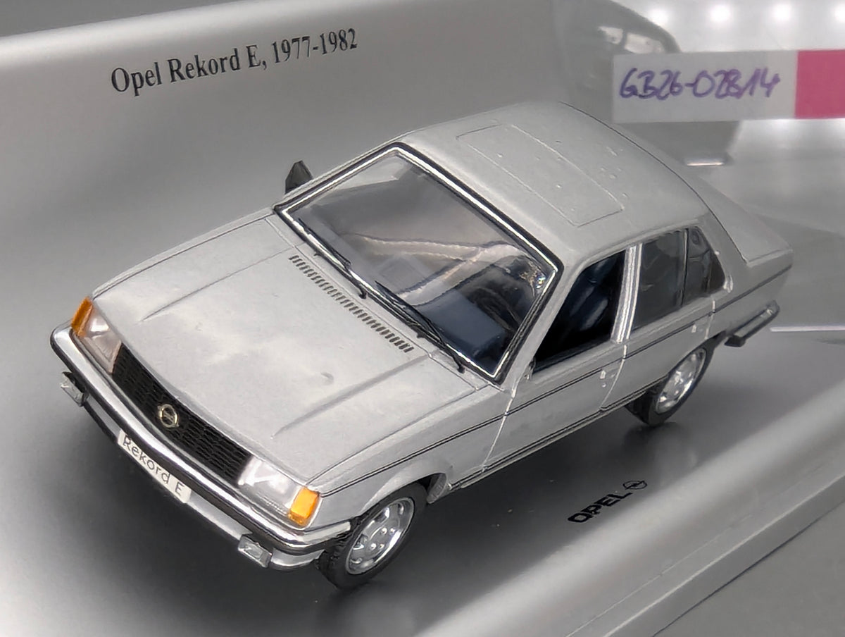 Model Cars 1:43 Minichamps Mercedes Benz SL65 AMG Black Series Silver with original packaging