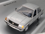 Model Cars 1:43 Minichamps Mercedes Benz SL65 AMG Black Series Silver with original packaging