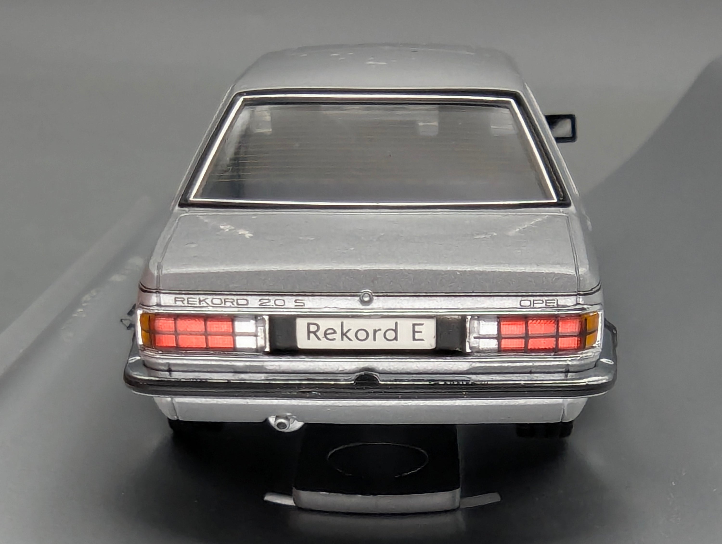 Model Cars 1:43 Minichamps Mercedes Benz SL65 AMG Black Series Silver with original packaging