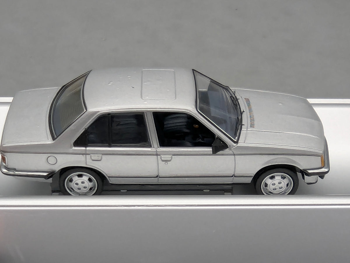 Model Cars 1:43 Minichamps Mercedes Benz SL65 AMG Black Series Silver with original packaging