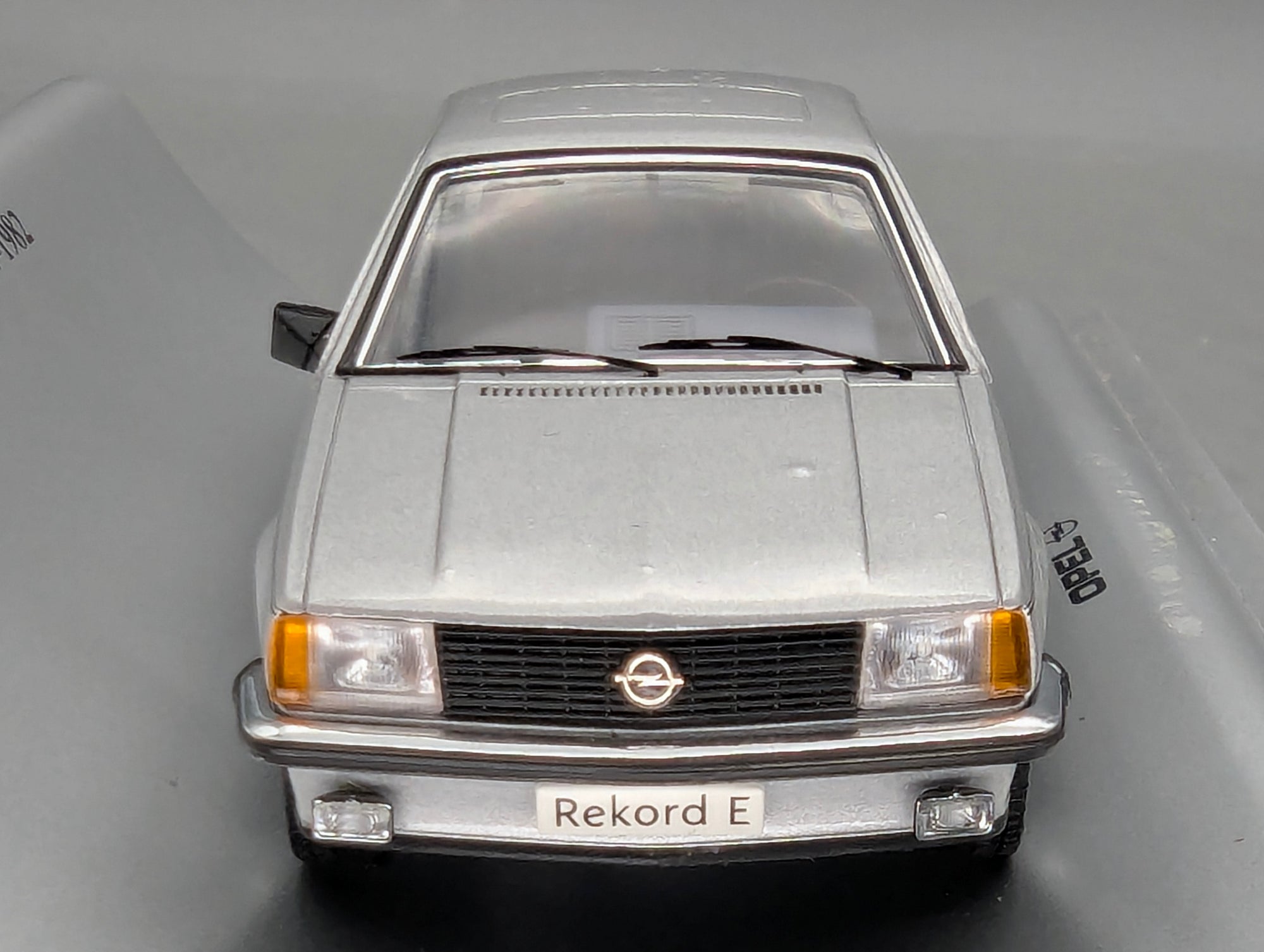Model Cars 1:43 Minichamps Mercedes Benz SL65 AMG Black Series Silver with original packaging