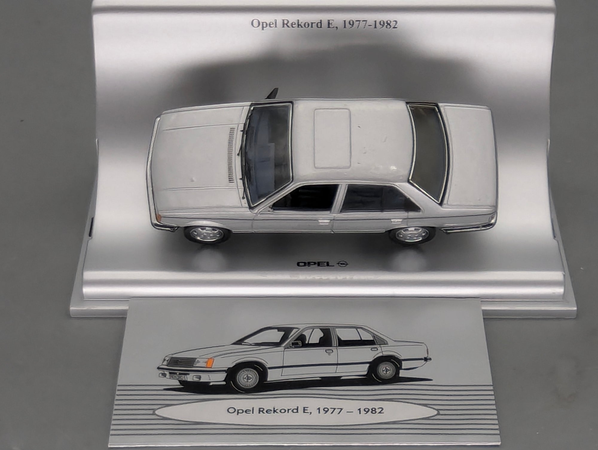 Model Cars 1:43 Minichamps Mercedes Benz SL65 AMG Black Series Silver with original packaging