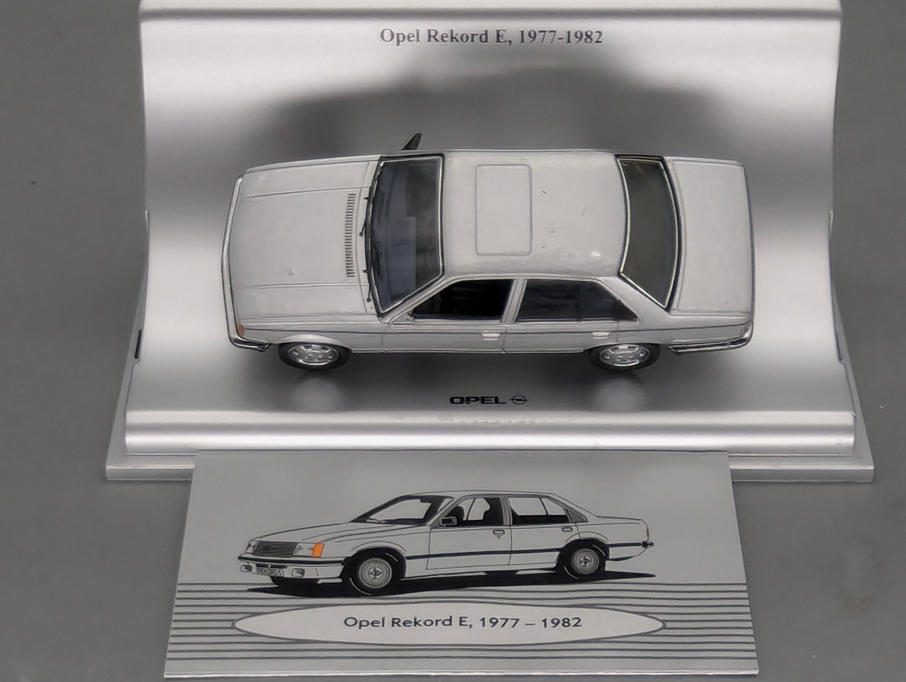 Model Cars 1:43 Minichamps Mercedes Benz SL65 AMG Black Series Silver with original packaging