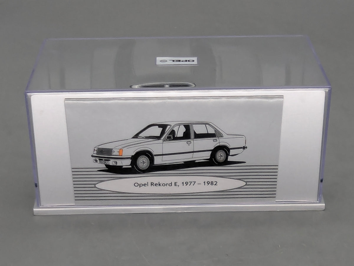 Model Cars 1:43 Minichamps Mercedes Benz SL65 AMG Black Series Silver with original packaging