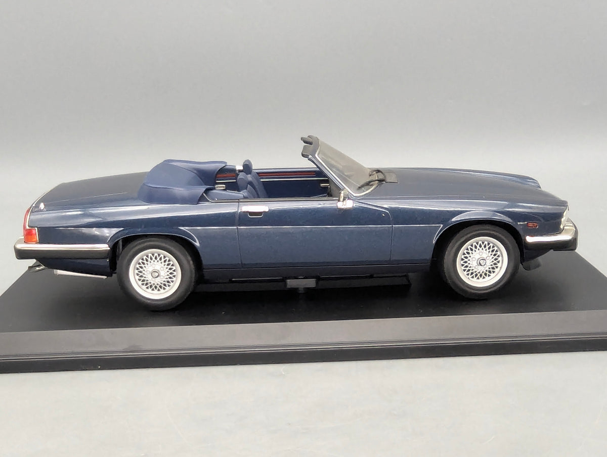 Coches a escala 1:12 Premium ClassiXXs BMW Isetta "Export" Azul Claro con embalaje original