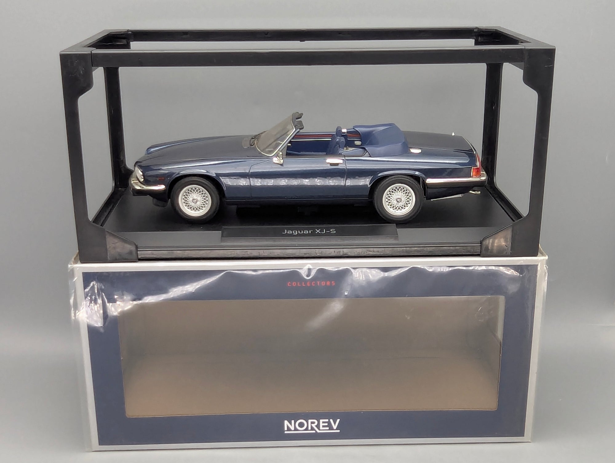 Coches a escala 1:12 Premium ClassiXXs BMW Isetta "Export" Azul Claro con embalaje original