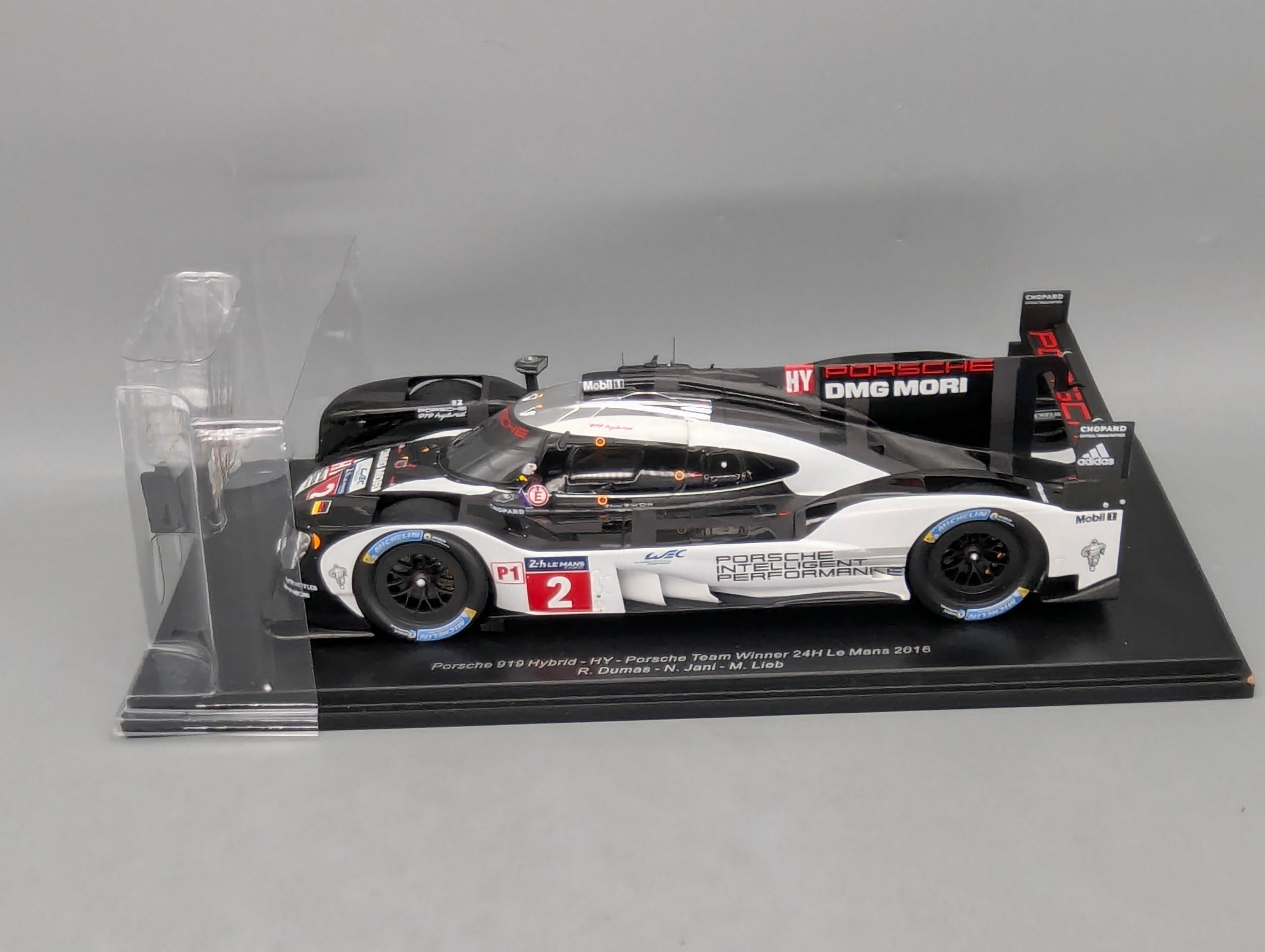 Modellautos 1:18 Spark Porsche 919 Hybrid WINNER 24h Le Mans 2016 #2 mit Vitrine und OVP