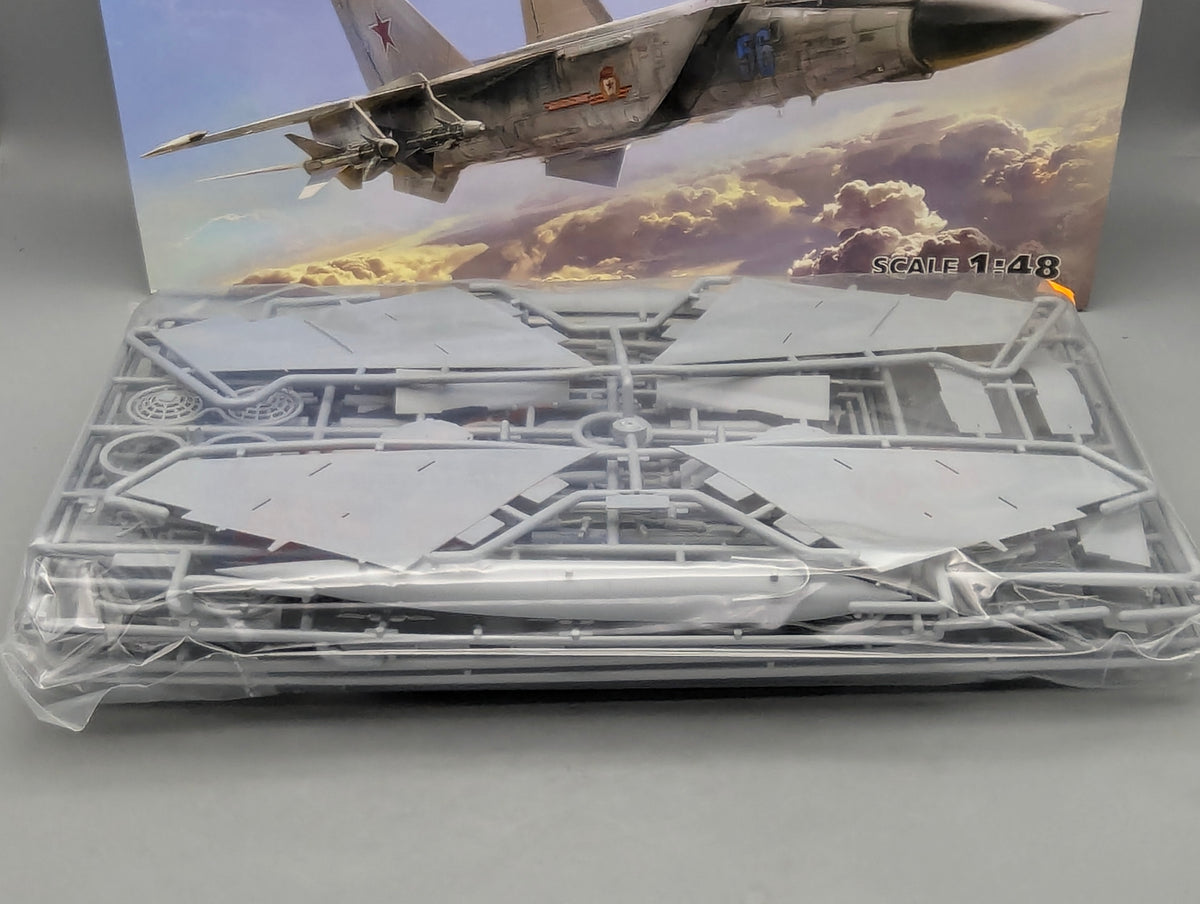 Flugzeug Modell Bausatz 1:48 ICM 48903 MiG-25PD Soviet Interceptor Fighter mit OVP