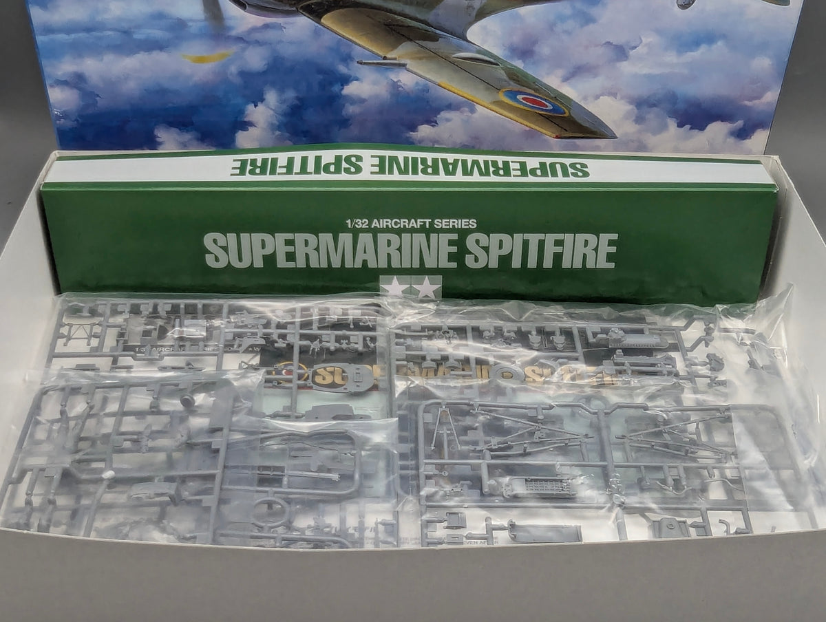 Flugzeug Modell Bausatz 1:32 Tamiya 60321 Supermarine Spitfire Mk.XVIe mit OVP