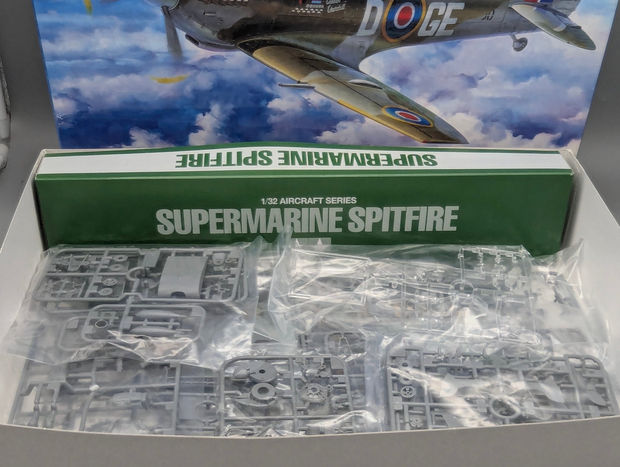 Flugzeug Modell Bausatz 1:32 Tamiya 60321 Supermarine Spitfire Mk.XVIe mit OVP