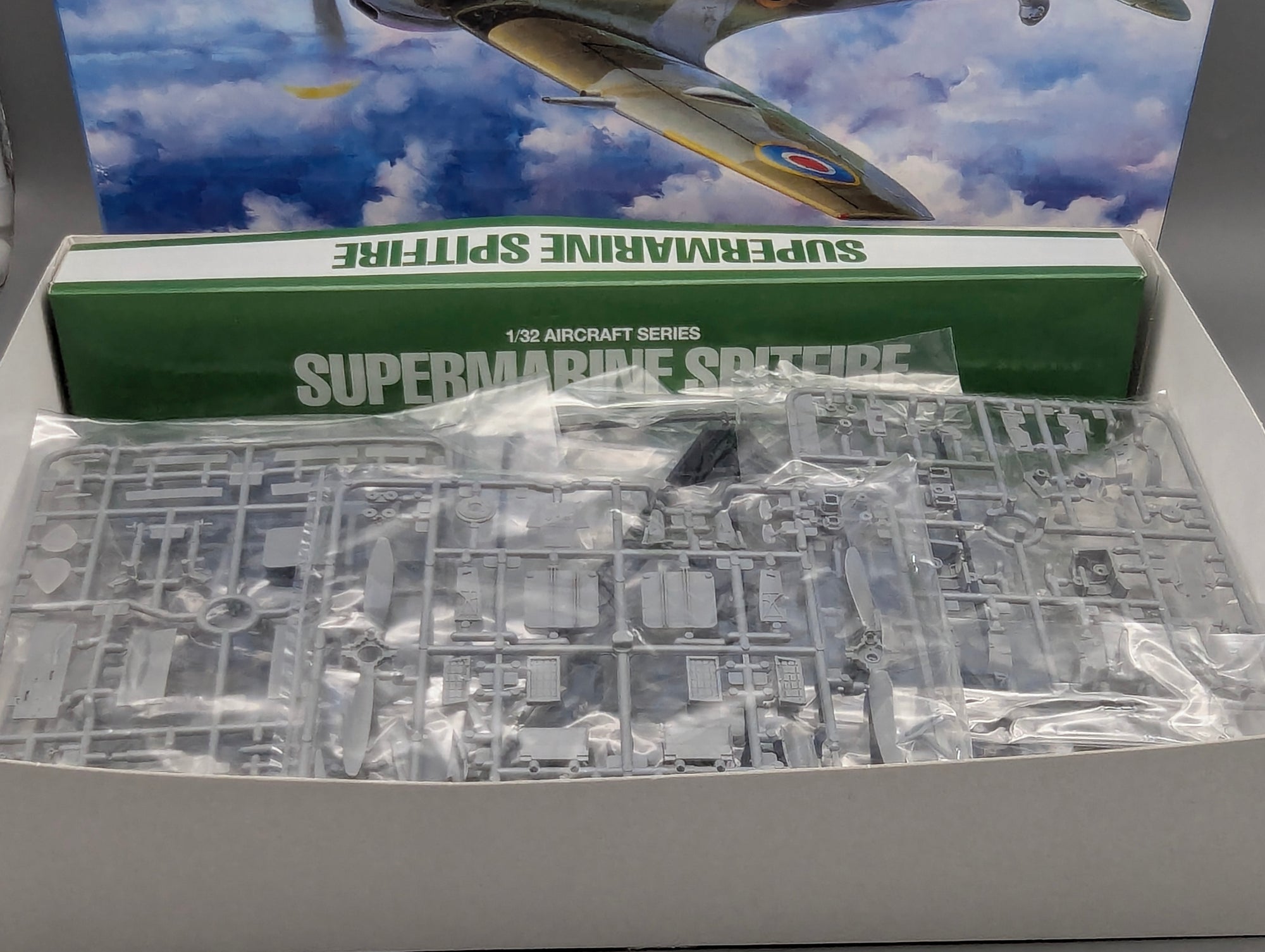 Flugzeug Modell Bausatz 1:32 Tamiya 60321 Supermarine Spitfire Mk.XVIe mit OVP