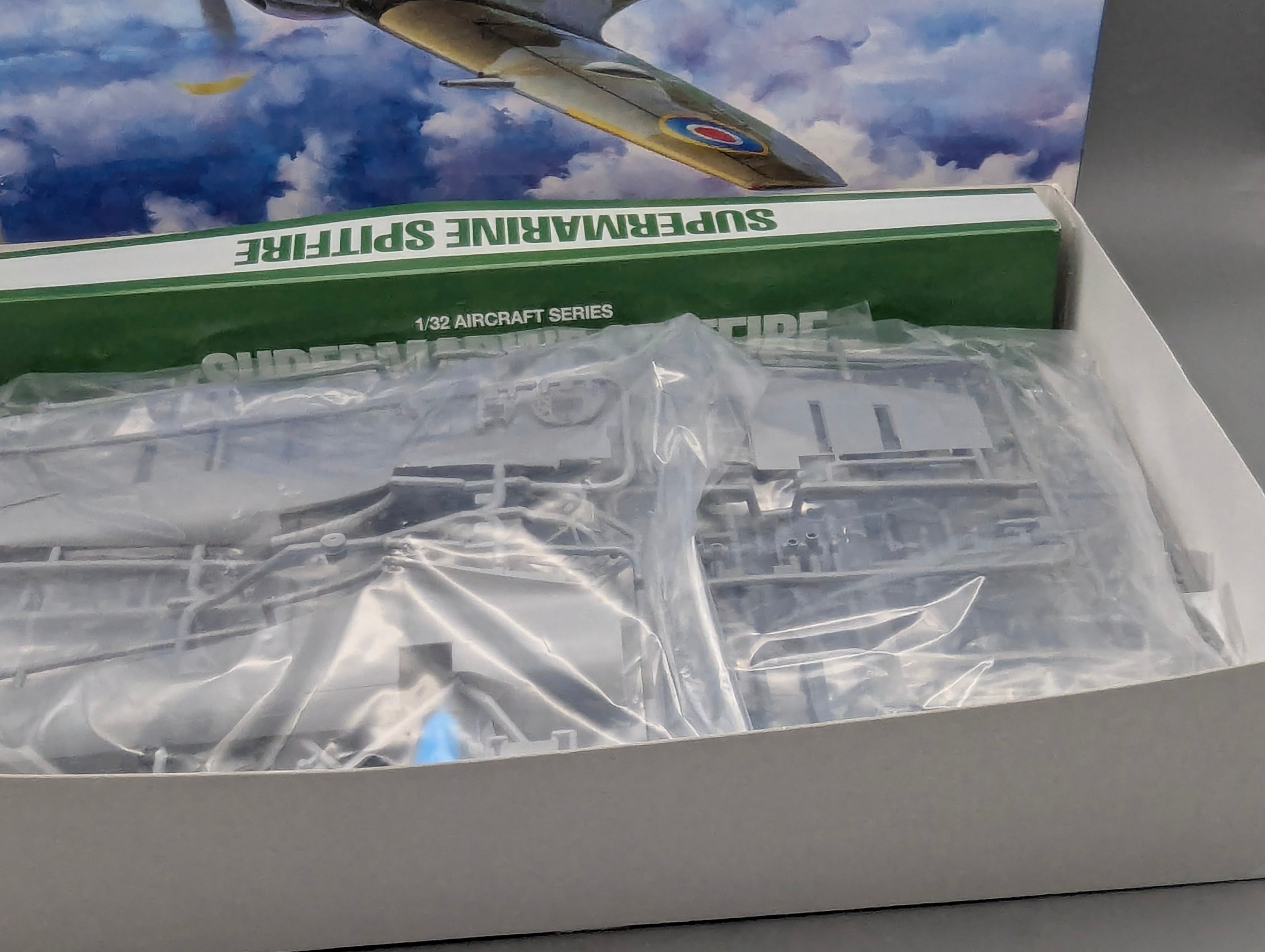 Flugzeug Modell Bausatz 1:32 Tamiya 60321 Supermarine Spitfire Mk.XVIe mit OVP