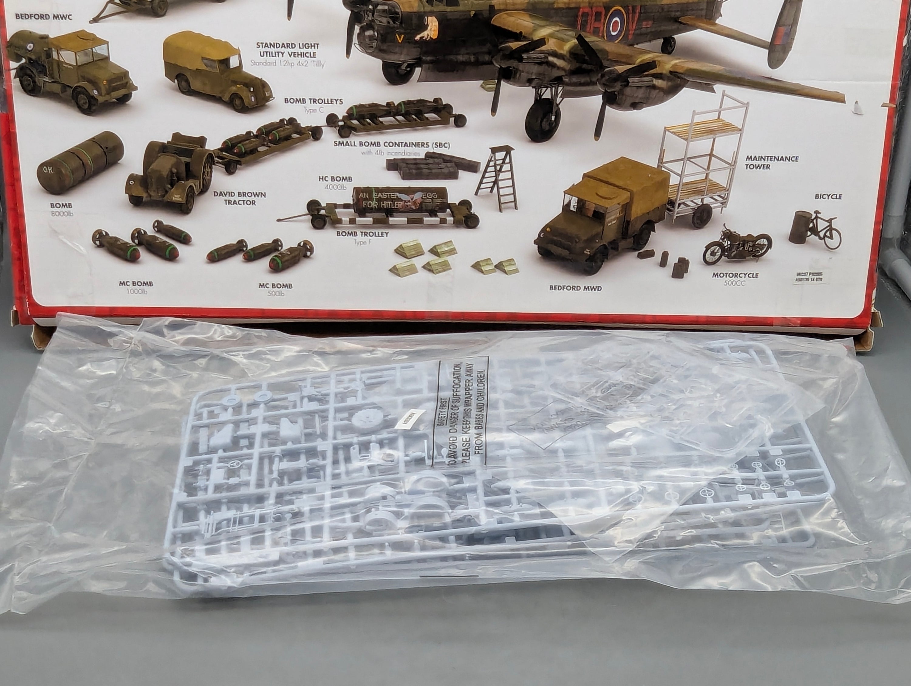Flugzeug Modell Bausatz 1:72 Airfix A50139 Royal Air Force RAF Bomber Command mit OVP
