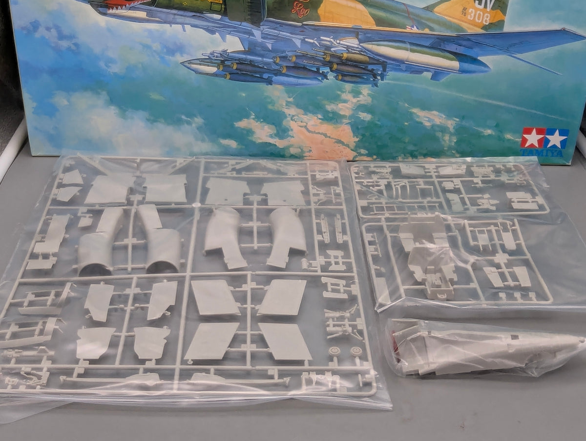 Flugzeug Modell Bausatz 1:32 Tamiya 60310 McDonnel Douglas F-4E Phantom II OVP
