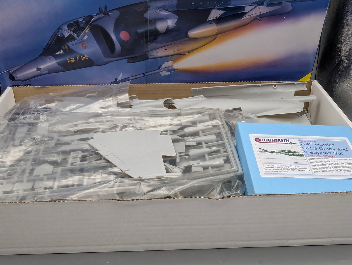 Flugzeug Modell Bausatz 1:24 Airfix 18003 BAe Harrier GR3/AV-8A/AV-8S mit OVP
