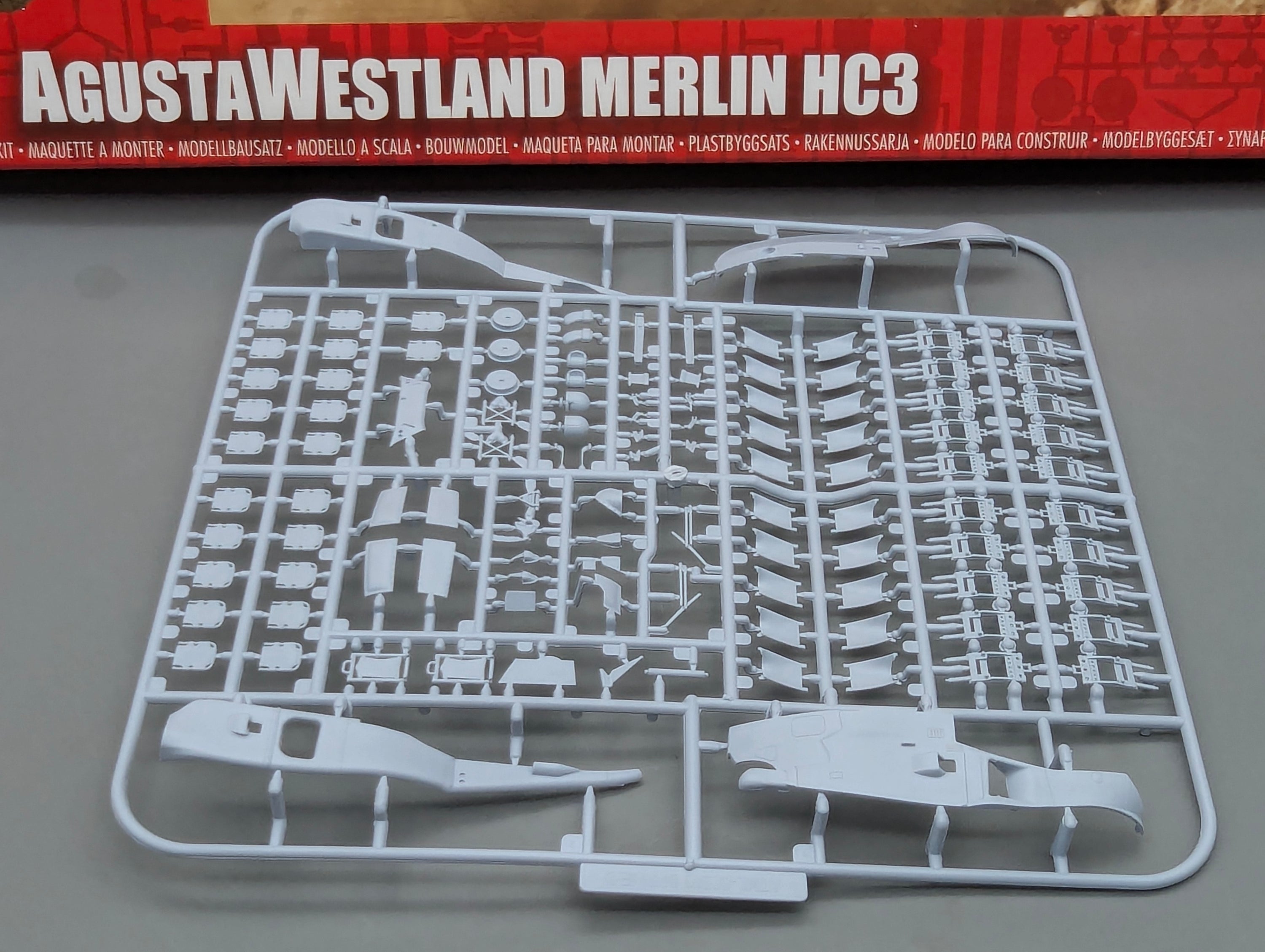 Hubschrauber Modell Bausatz 1:48 Airfix A14101 Agusta Westland Merlin HC3 mit OVP