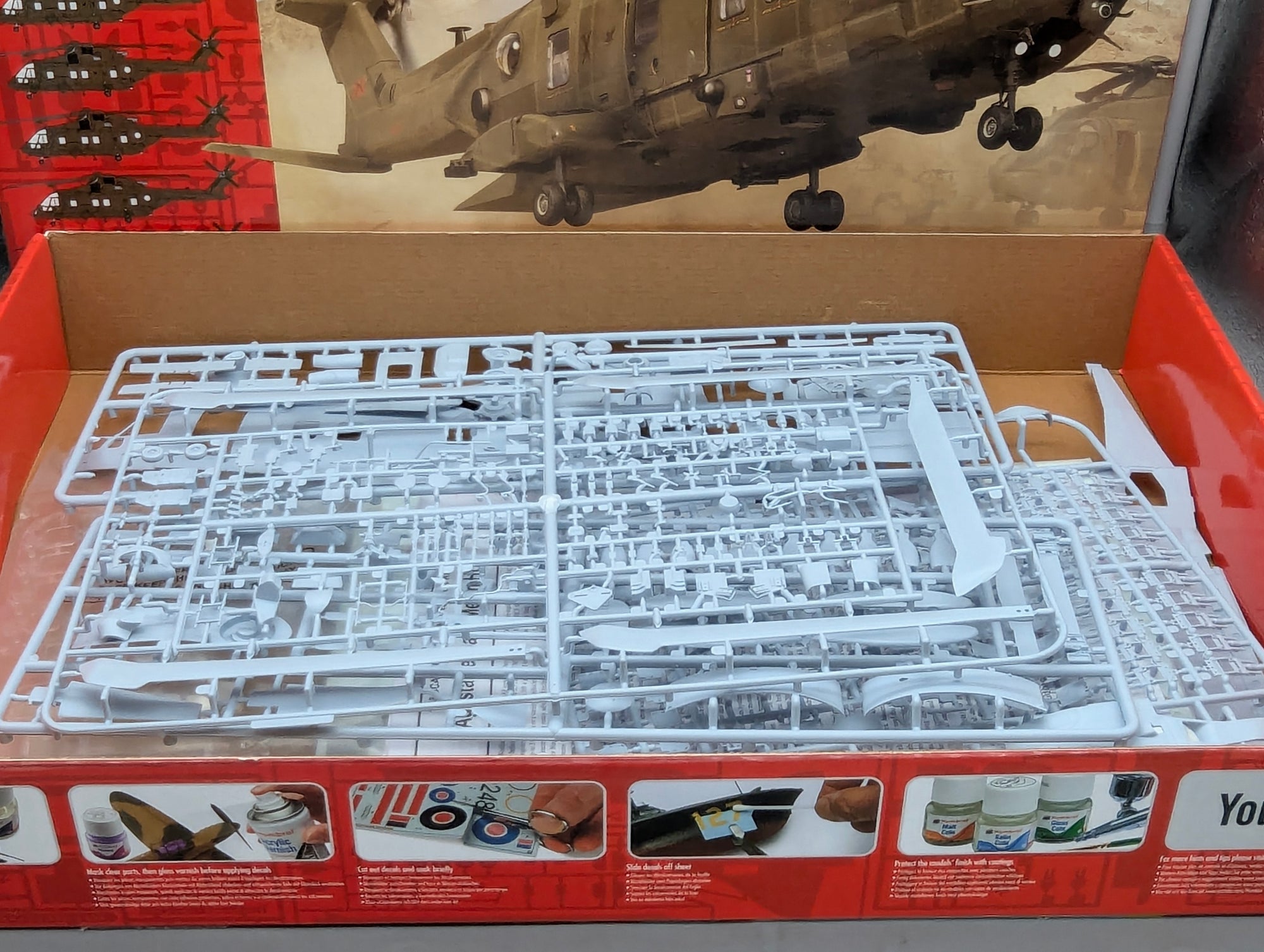 Hubschrauber Modell Bausatz 1:48 Airfix A14101 Agusta Westland Merlin HC3 mit OVP