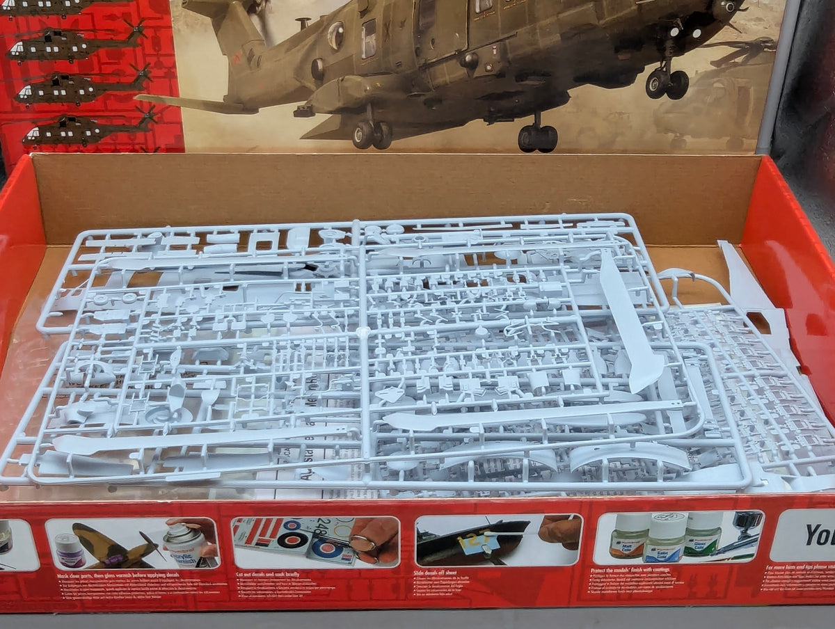 Hubschrauber Modell Bausatz 1:48 Airfix A14101 Agusta Westland Merlin HC3 mit OVP