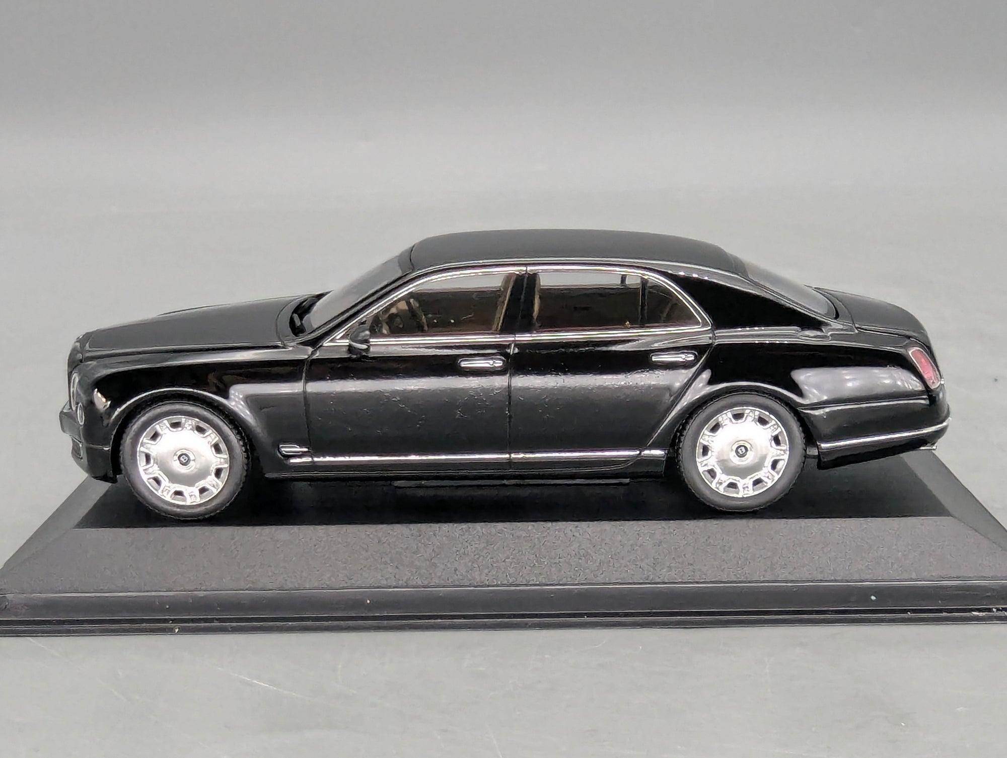 Modellautos 1:43 Minichamps Bentley Mulsanne 2010 Black Schwarz mit OVP
