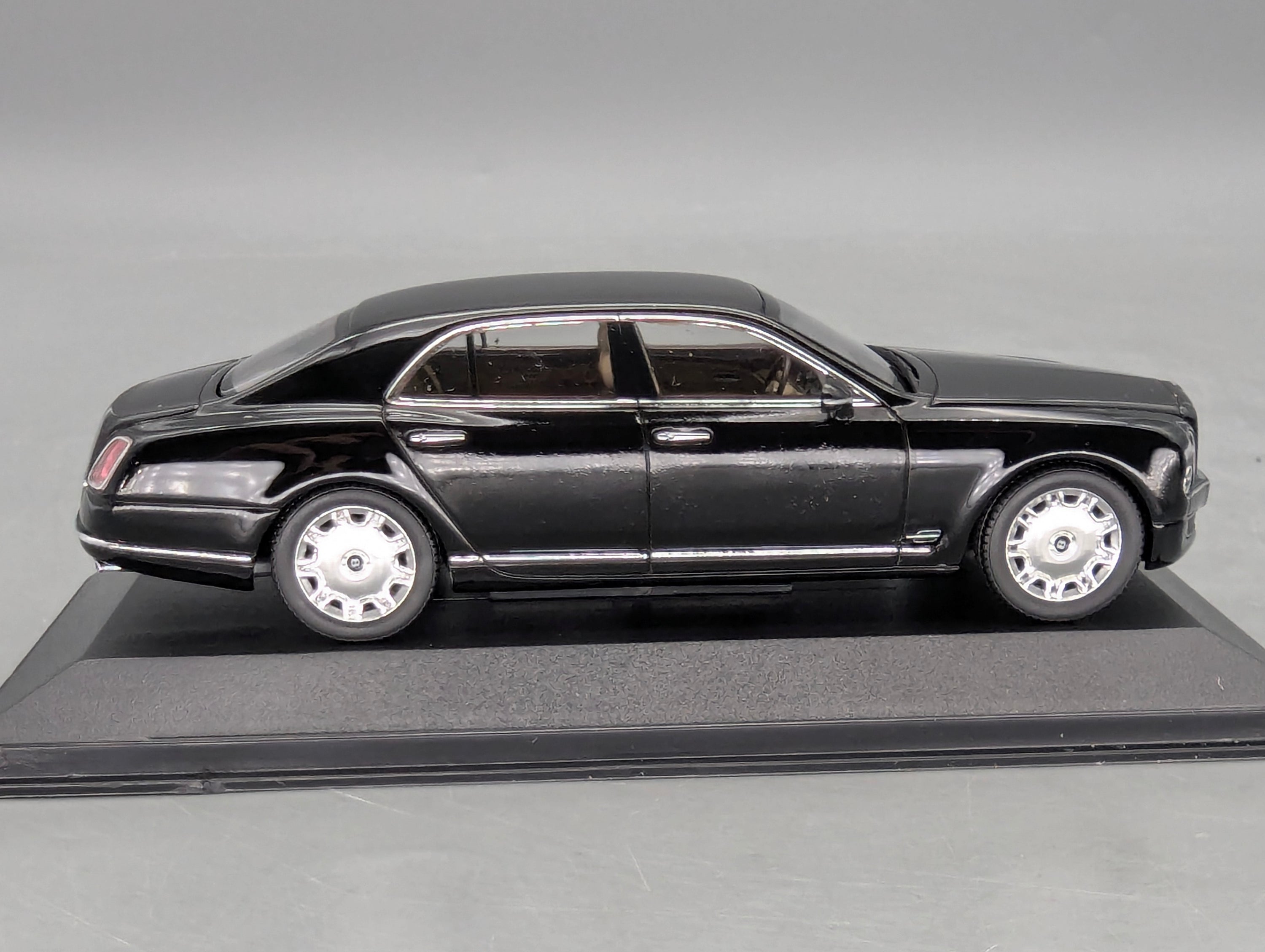 Modellautos 1:43 Minichamps Bentley Mulsanne 2010 Black Schwarz mit OVP
