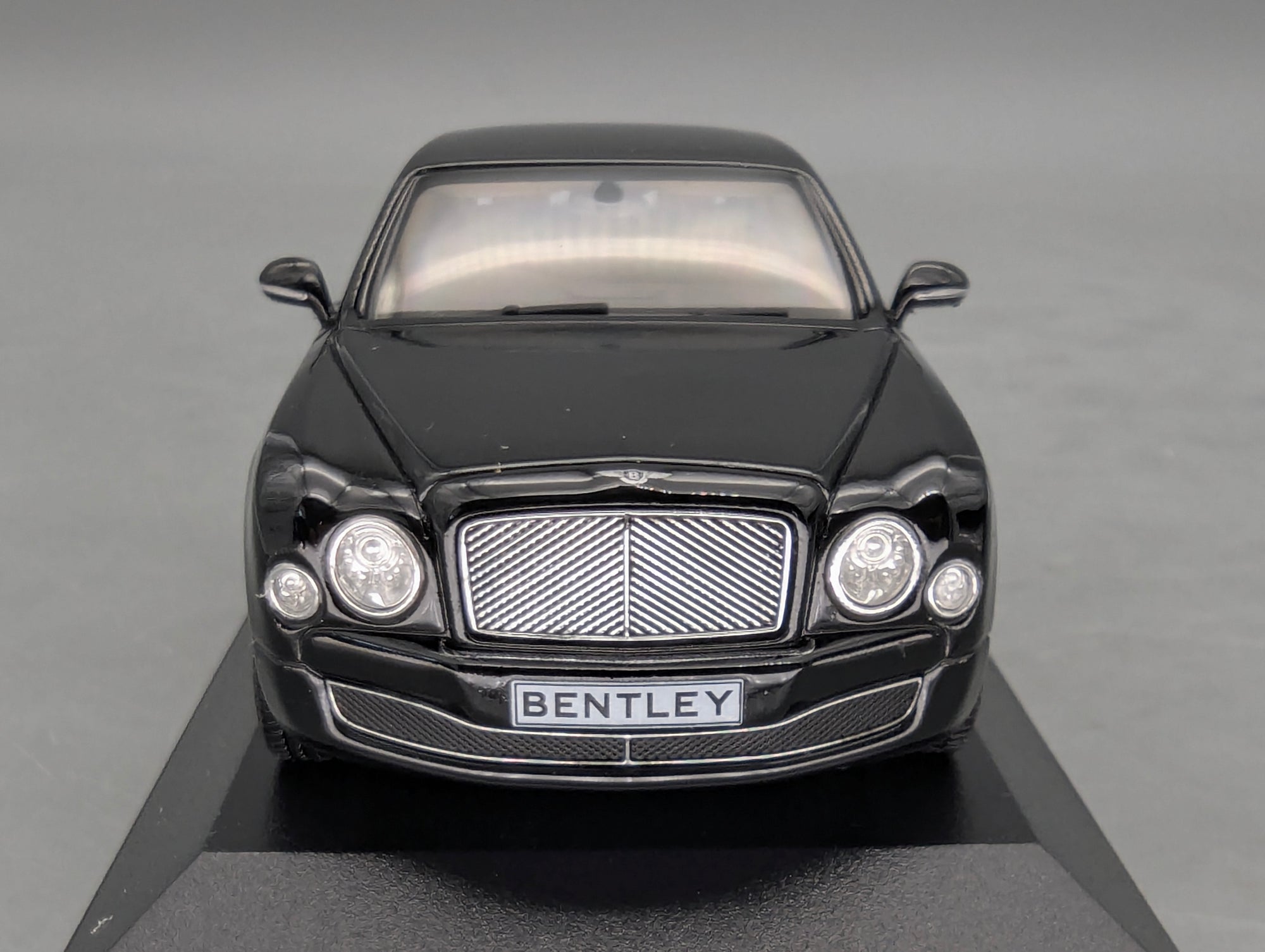Modellautos 1:43 Minichamps Bentley Mulsanne 2010 Black Schwarz mit OVP