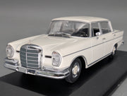 Modellautos 1:43 Minichamps Mercedes-Benz 300 SEL 6.3 1968 Weiß mit OVP