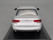 Modellautos 1:43 Minichamps Audi A4 3.2 Quattro Eis Silber Metallic mit OVP