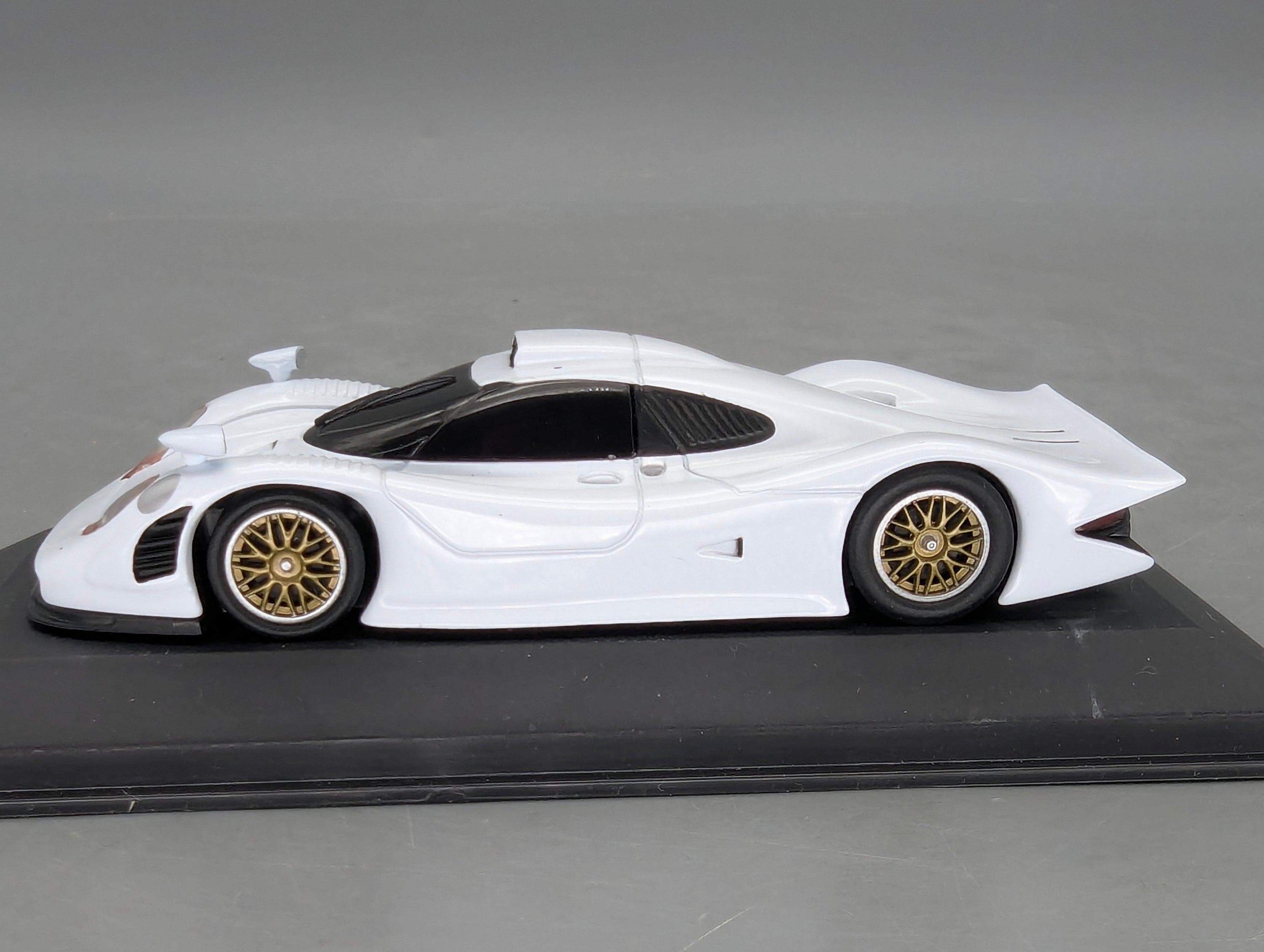 Modellautos 1:43 Minichamps Porsche 911 GT1 Street 1998 Weiß mit OVP