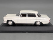 Modellautos 1:43 Minichamps Mercedes-Benz 300 SEL 6.3 1968 Weiß mit OVP