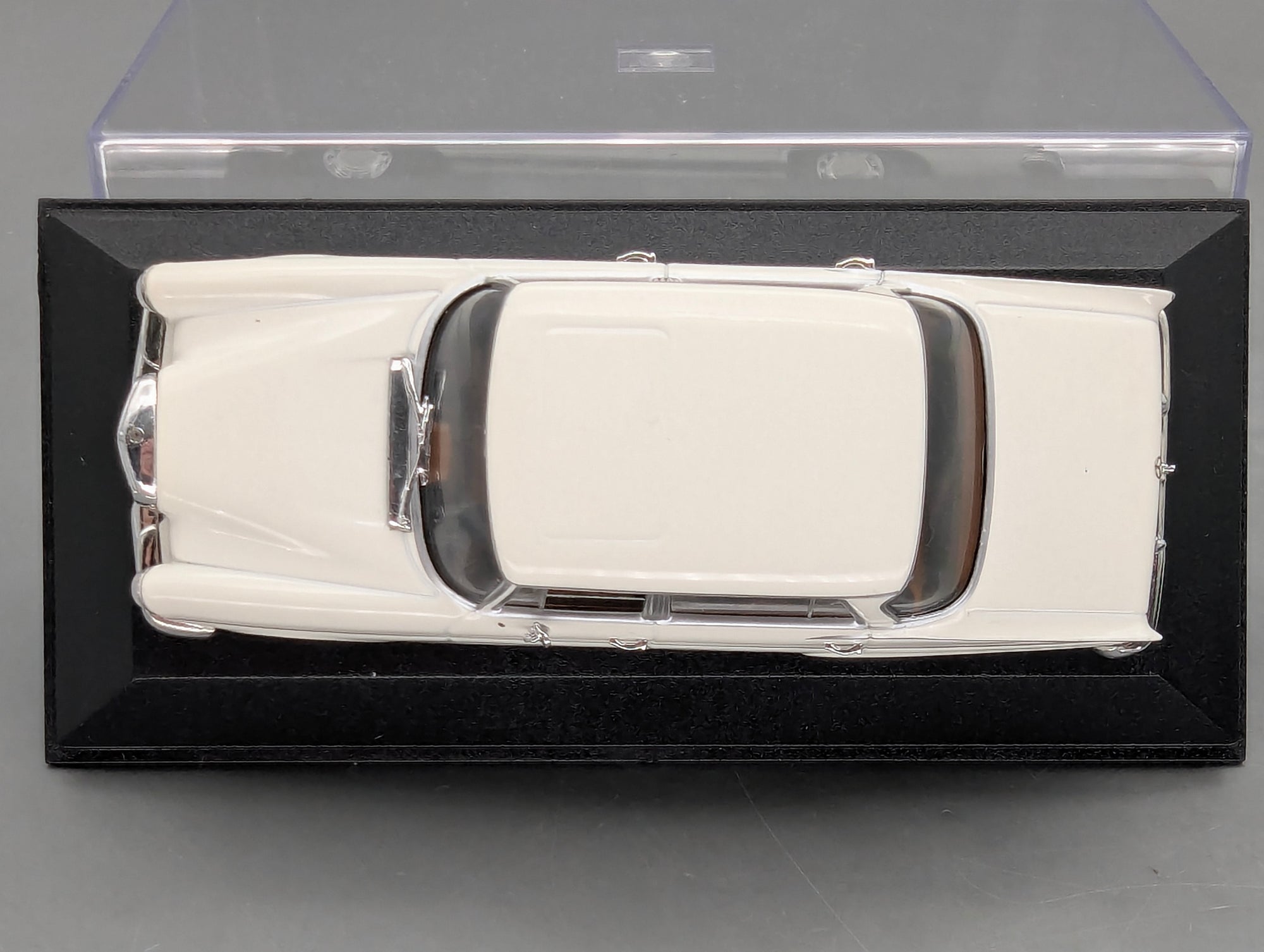Modellautos 1:43 Minichamps Mercedes-Benz 300 SEL 6.3 1968 Weiß mit OVP