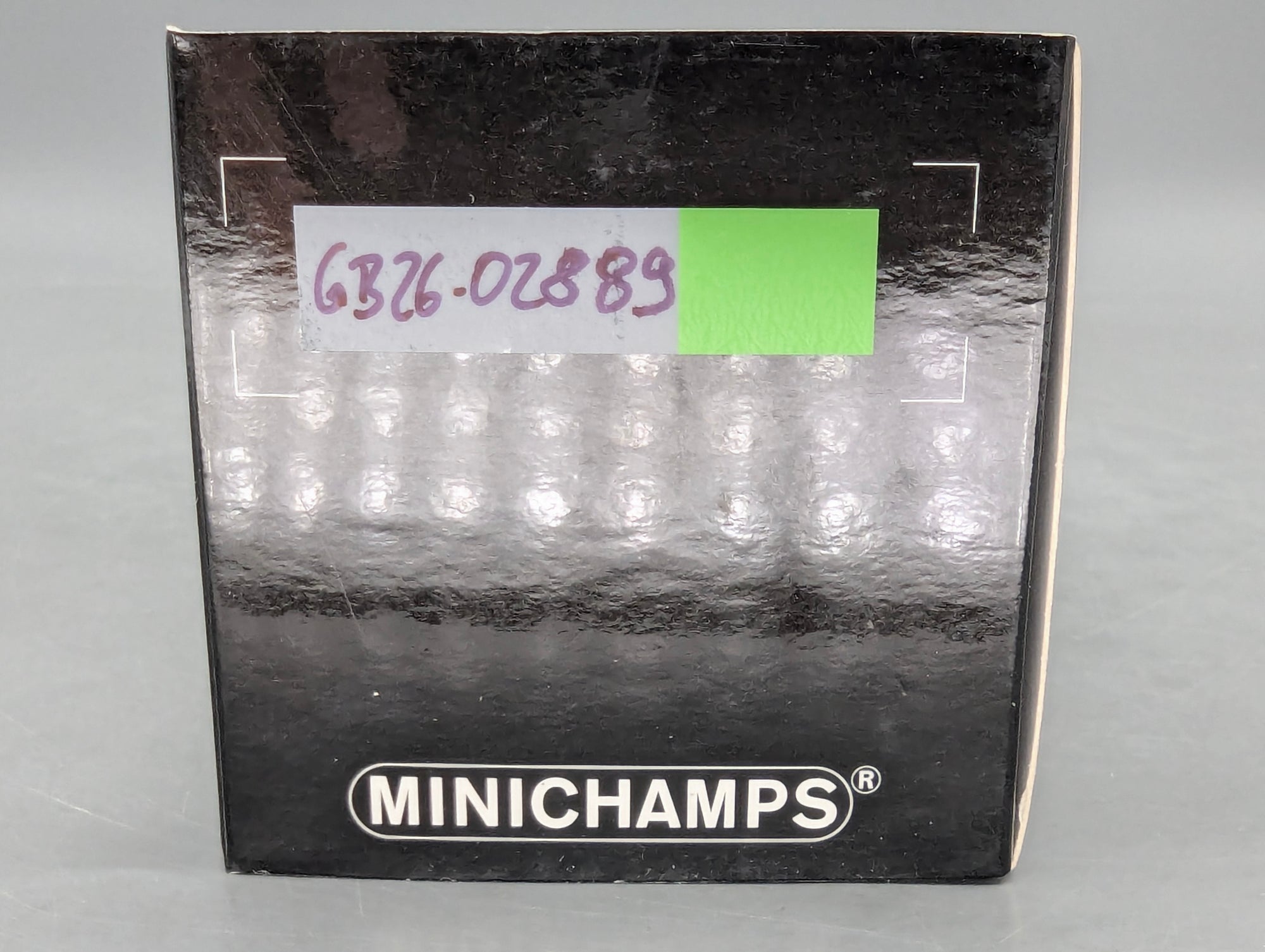 Modellautos 1:43 Minichamps Mercedes-Benz 300 SEL 6.3 1968 Weiß mit OVP