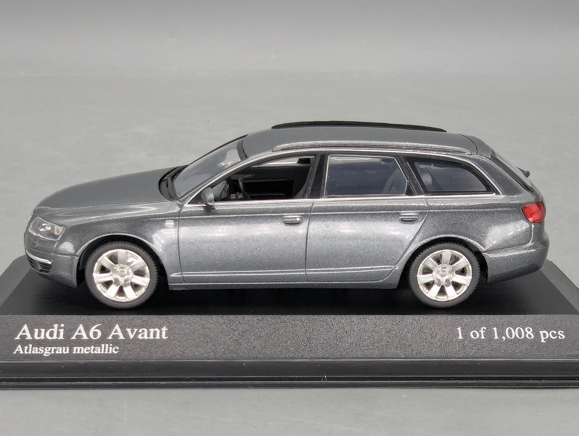 Modellautos 1:43 Minichamps Audi A6 Avant Atlasgrau Metallic mit OVP