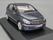 Modellautos 1:43 Minichamps Mercedes-Benz B-Klasse B200 Sport Midnight Blue mit OVP