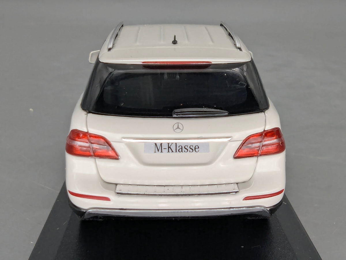 Modellautos 1:43 Minichamps Mercedes-Benz M-Klasse W166 2011 Weiß mit OVP