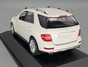 Modellautos 1:43 Minichamps Mercedes-Benz M-Klasse W164 2005 Weiß mit OVP