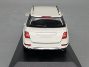 Modellautos 1:43 Minichamps Mercedes-Benz M-Klasse W164 2005 Weiß mit OVP