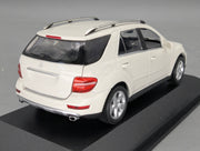 Modellautos 1:43 Minichamps Mercedes-Benz M-Klasse W164 2005 Weiß mit OVP