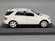 Modellautos 1:43 Minichamps Mercedes-Benz M-Klasse W164 2005 Weiß mit OVP